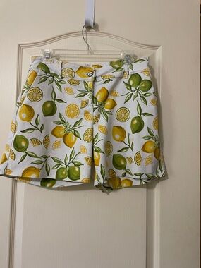 Isaac Mizrahi White Lemon Print High-Waist Shorts - Yellow & Green